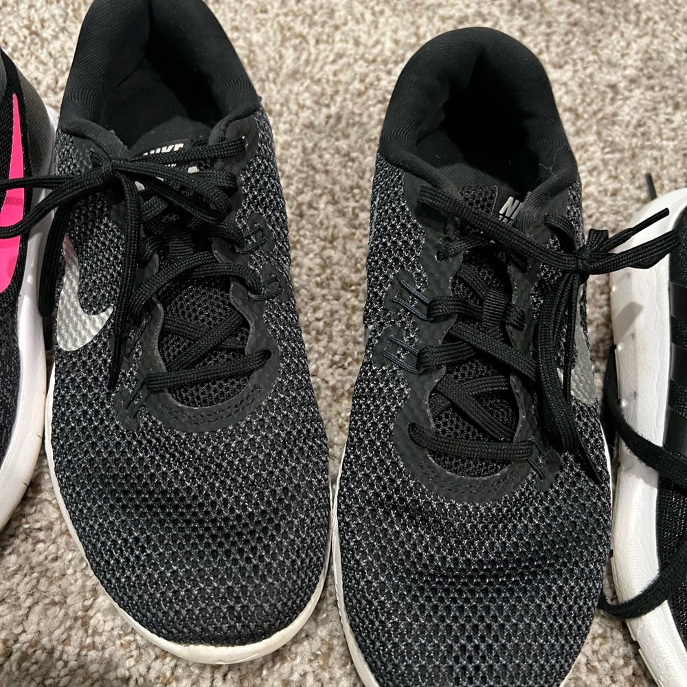 Women’s Nike Tennis Shoes